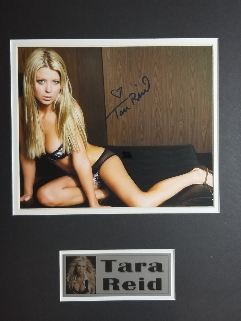 Signed photo of Tara Reid
