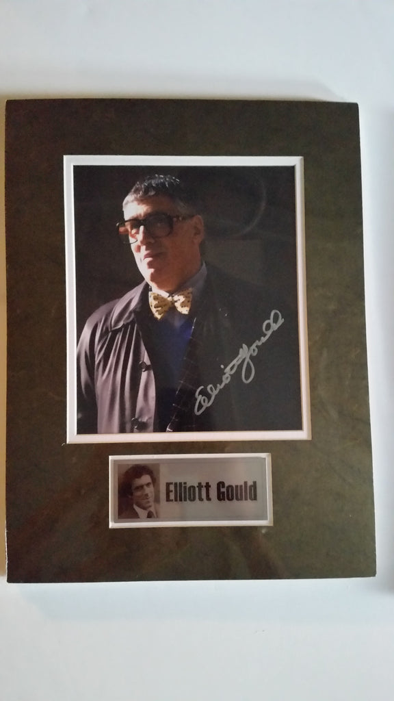 Signed photo of Elliott Gould