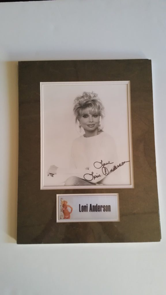Signed photo of Loni Anderson