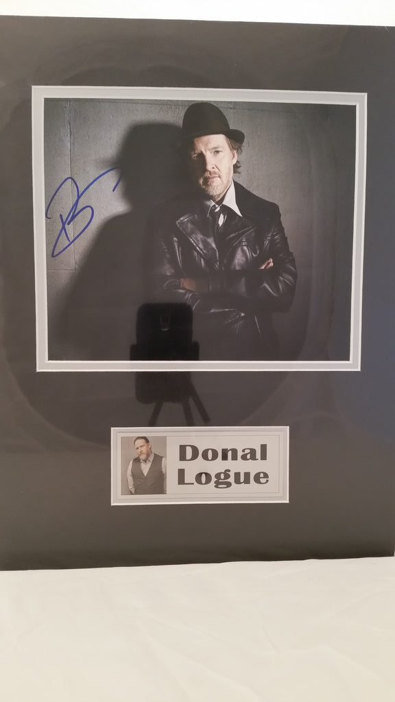 Signed photo of Donal Longue