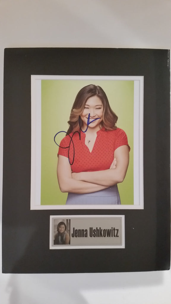 Signed photo of Jenna Ushkowitz