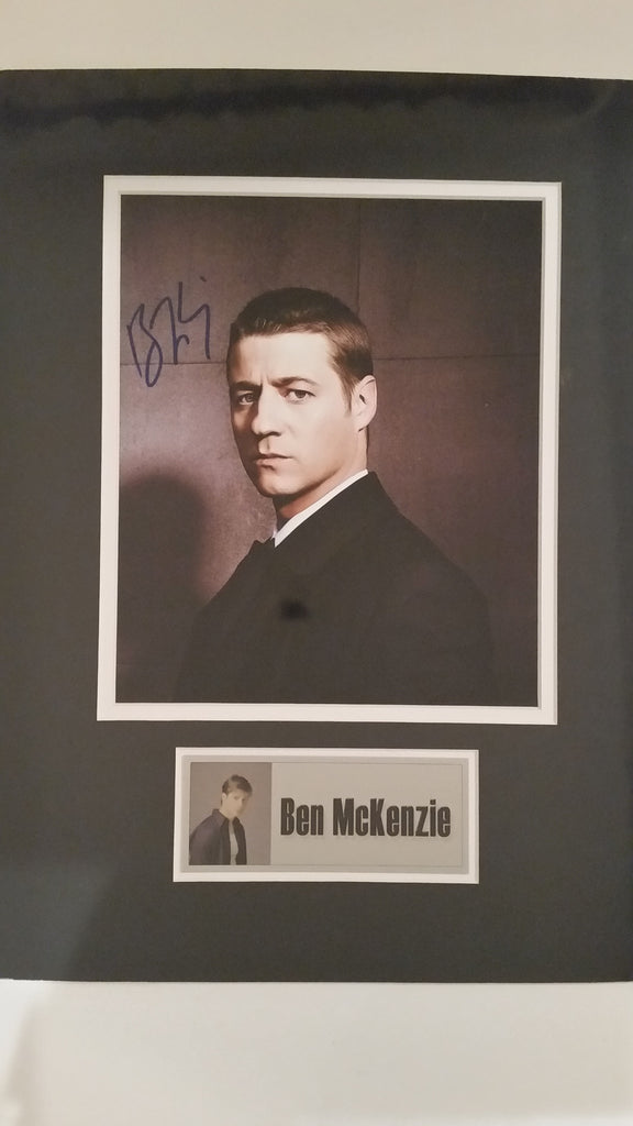 Signed photo of Ben McKenzie
