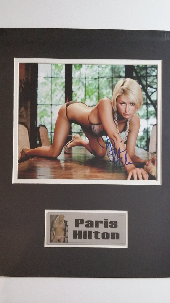 Signed photo of Paris Hilton