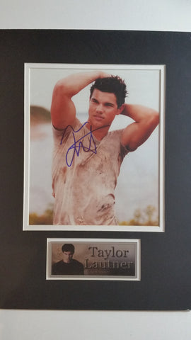 Signed photo of Taylor Lautner