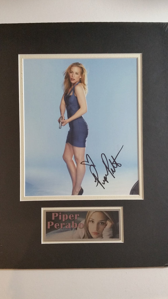 Signed photo of Piper Perabo